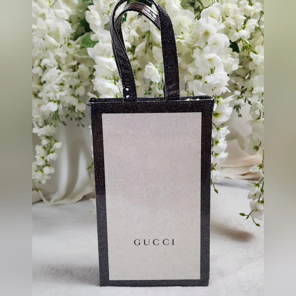 W114❤️ Upcycle Gucci paper bag
